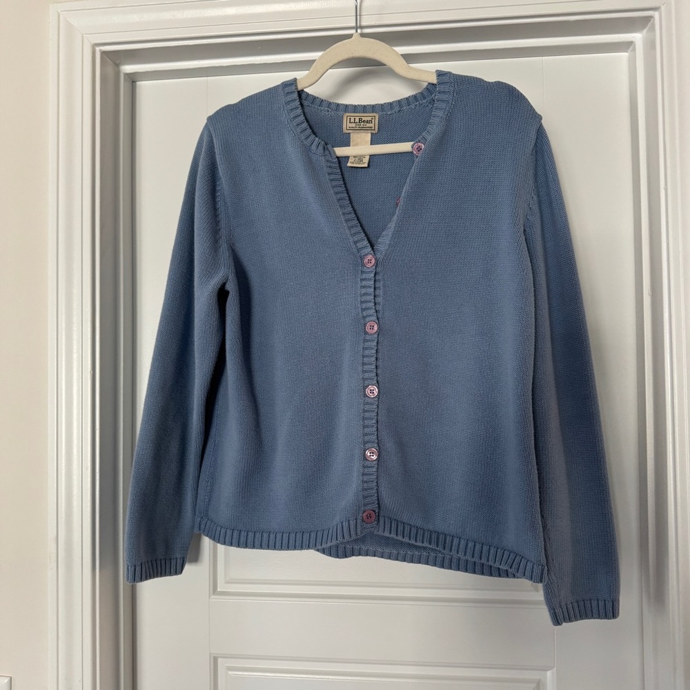 Vintage L.L. Bean Women's Cardigan in Soft Blue